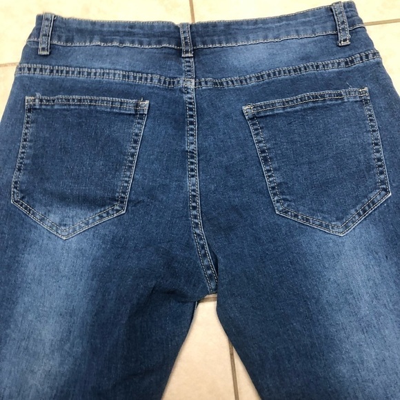 DISTRESSED Medium Wash Jeans, Size Large - Picture 10 of 13